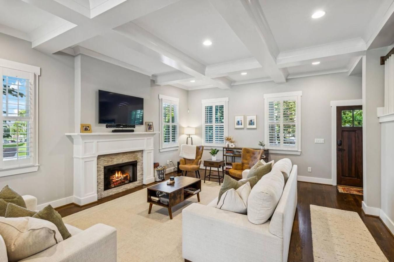 Walk To 12 South And Restaurants With Garage And Golf Simulator Holiday home *