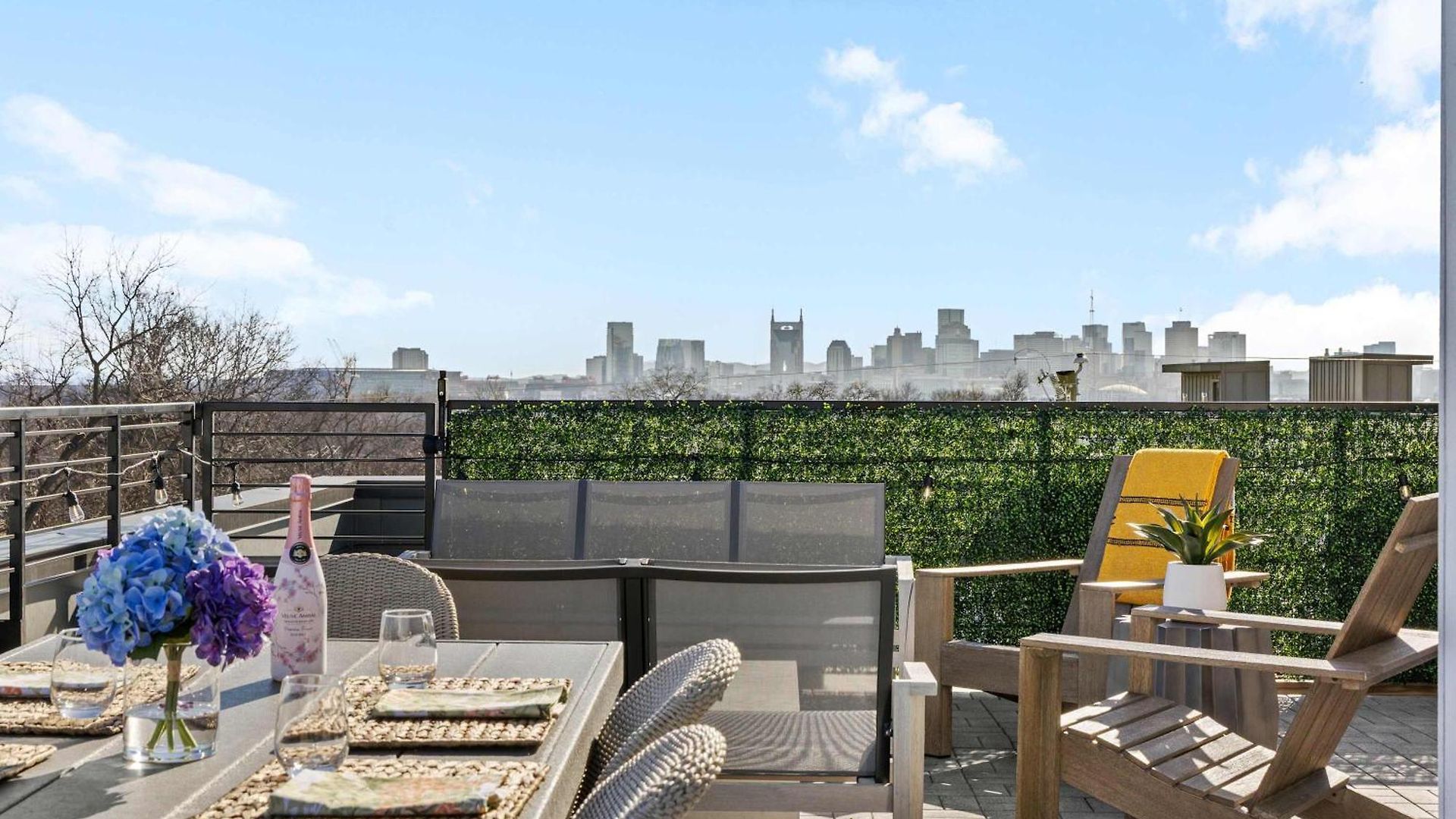 Holiday home Nash Skyline Views Rooftop With Fire Pit Grill Nashville
