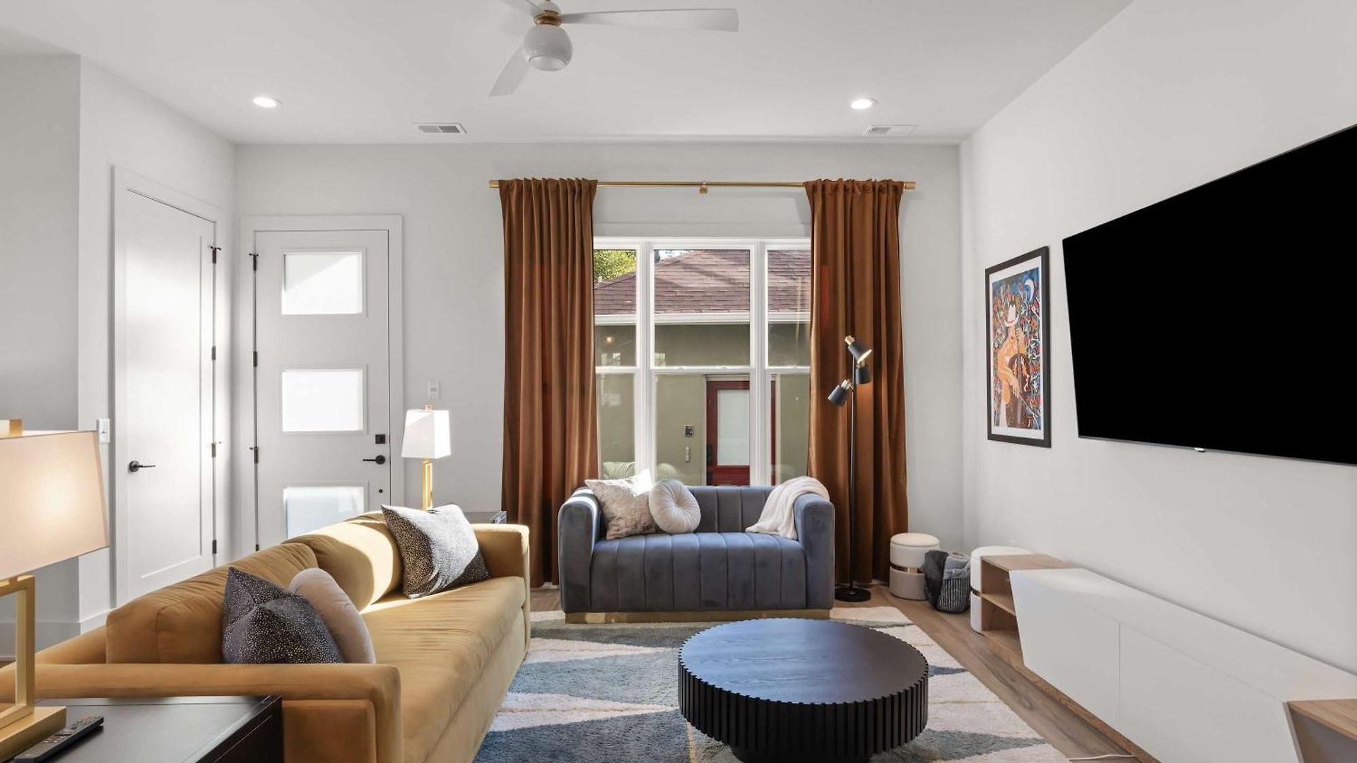 Holiday home The Musgraves - Modern Music Row With Rooftop *