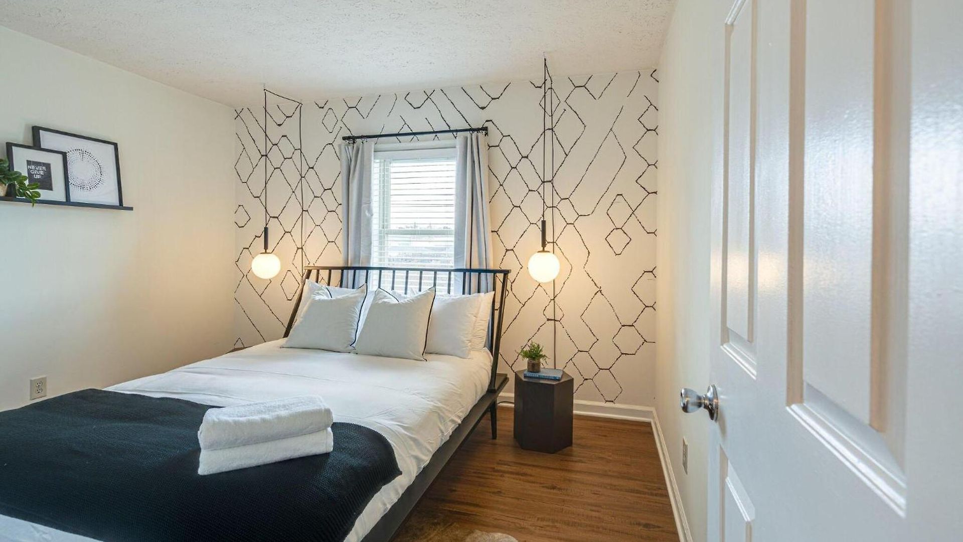 Boho West - West End - 3 Mins To Broadway *