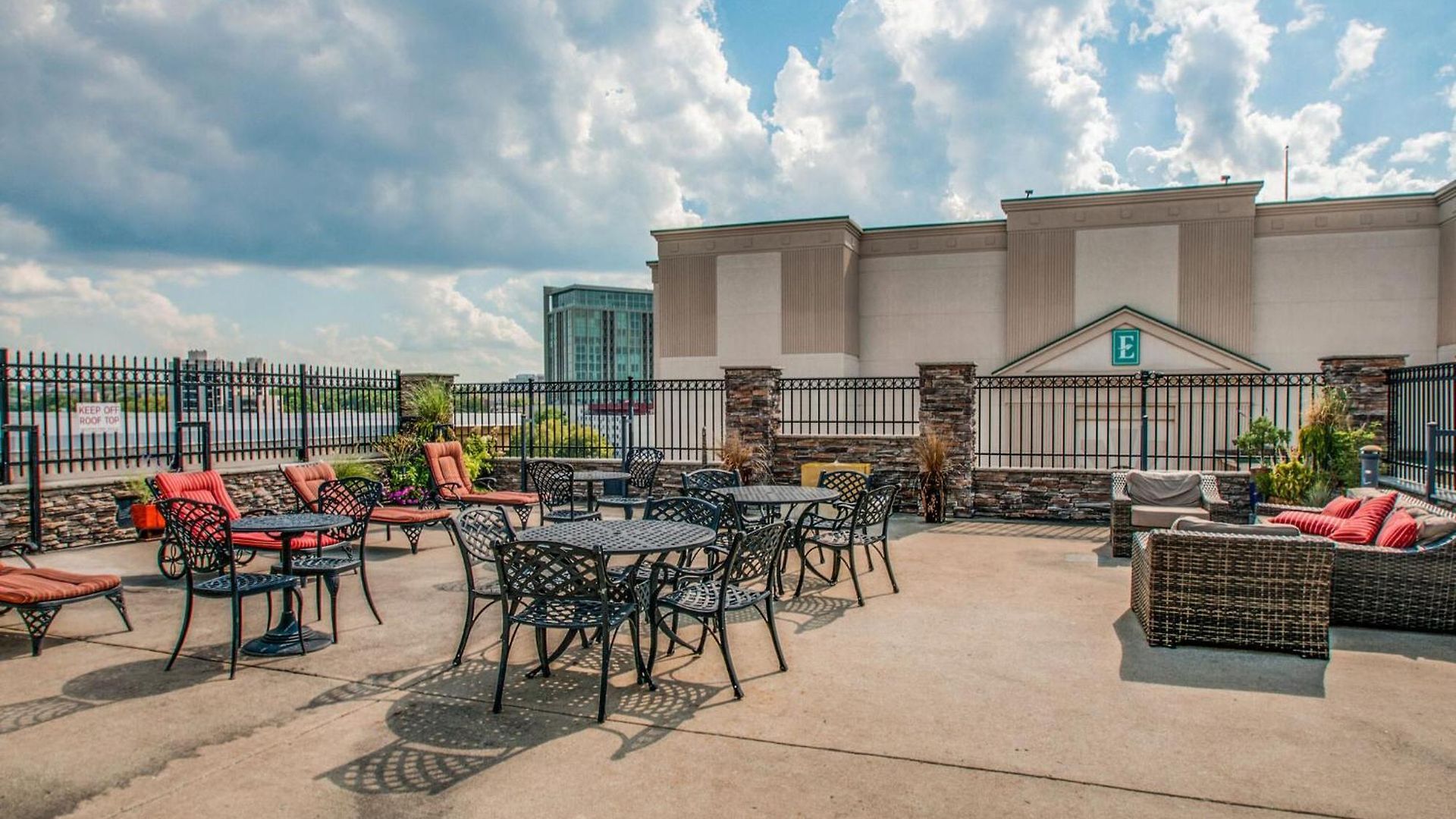 Heart Of Midtown 1bd 1 Ba Condo! Holiday home *