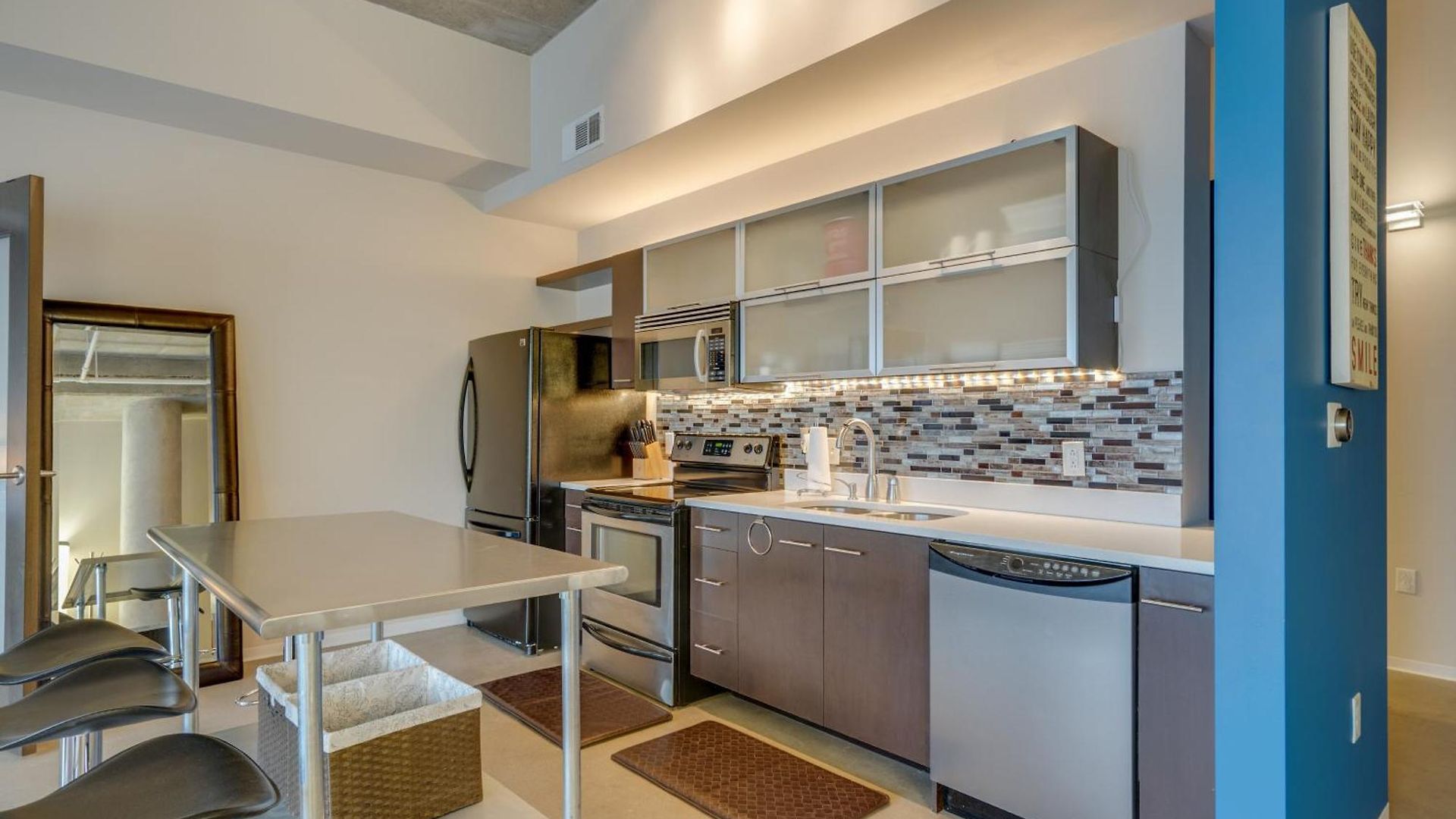 Holiday home Floor Living 1br 30 Day Min With Rooftop Deck