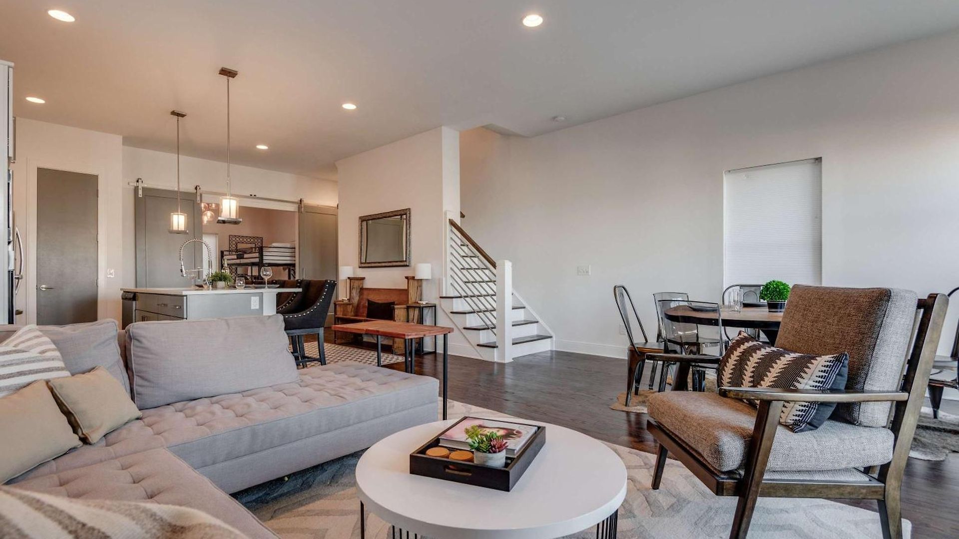 The Skyline Social - Retreat & Private Rooftop Holiday home