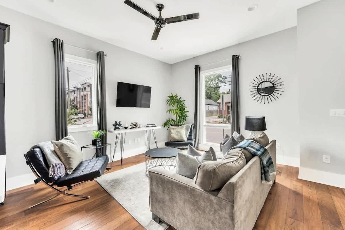 Luxury Close Broadway With Garage And Fire Pit