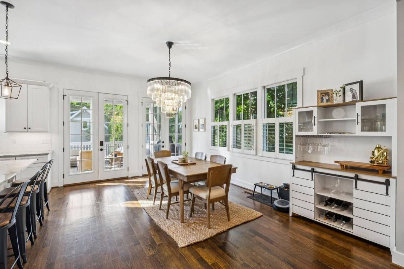 Walk To 12 South And Restaurants With Garage And Golf Simulator Holiday home Nashville
