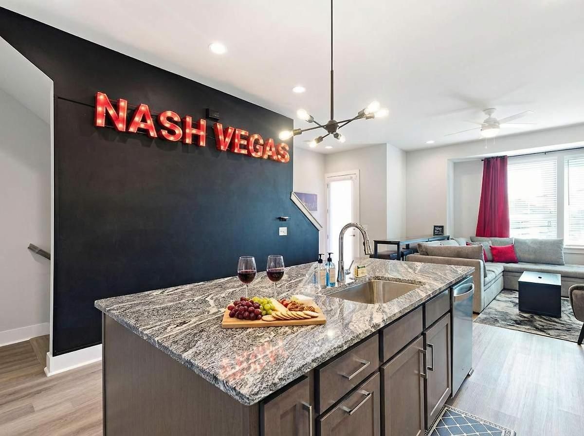 Holiday home Private With Rooftop Game Near Downtown *