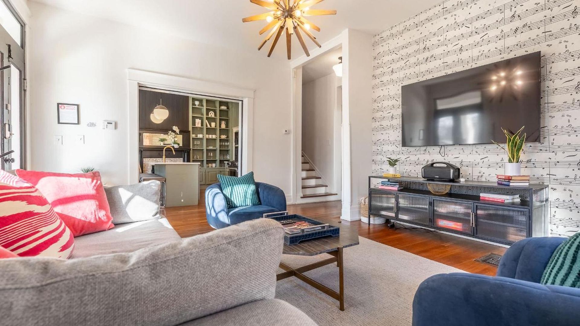 Notes Of Southern Charm - Walkable To Food & Shops Holiday home