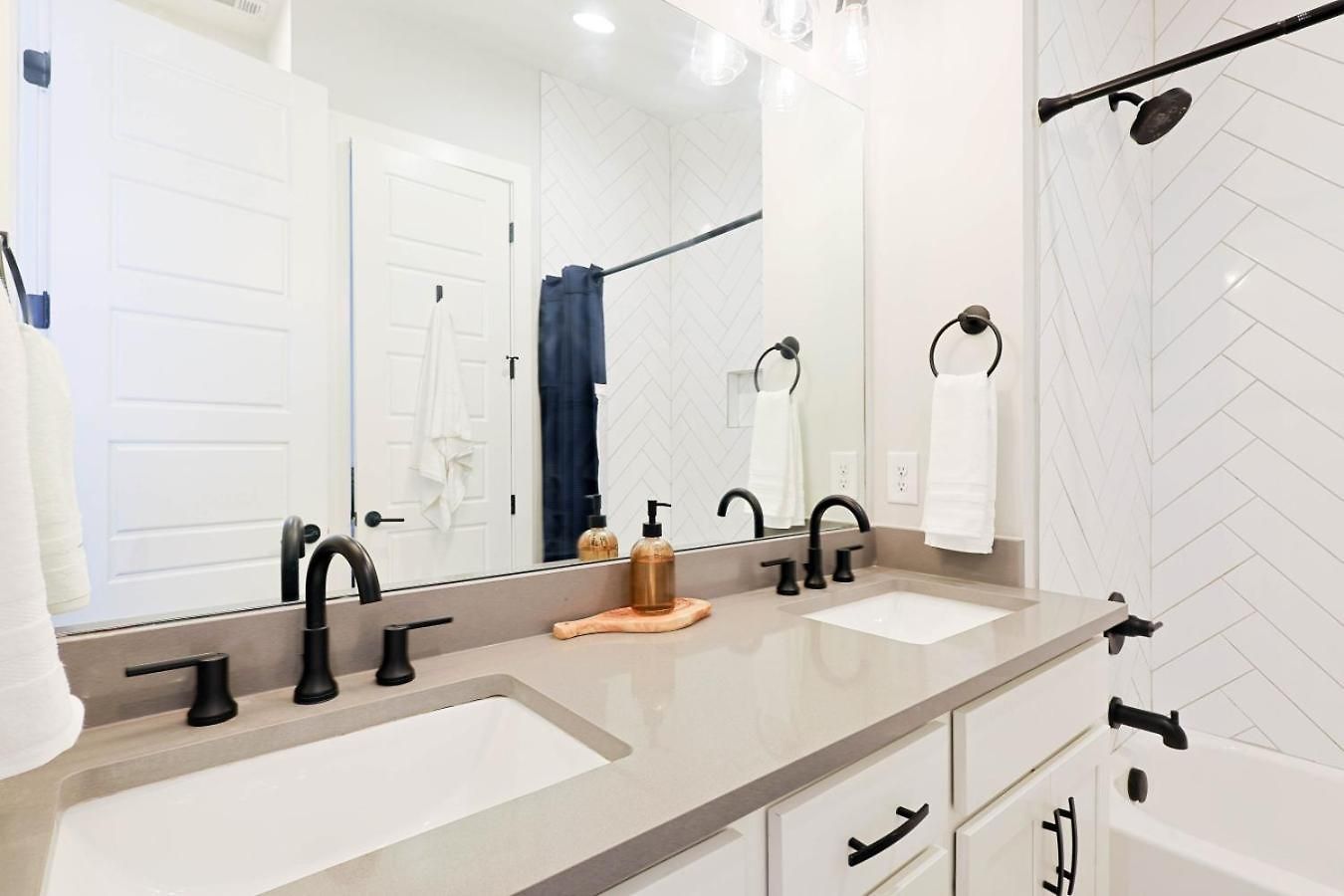 Brand New Townhome In The Heart Of The * Nashville