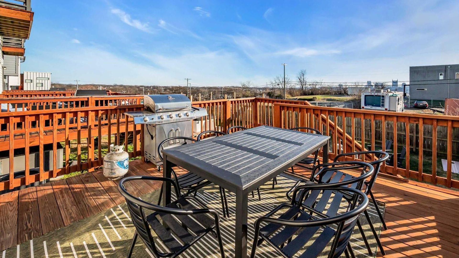 Game Balcony Backyard Near Downtown Nash *