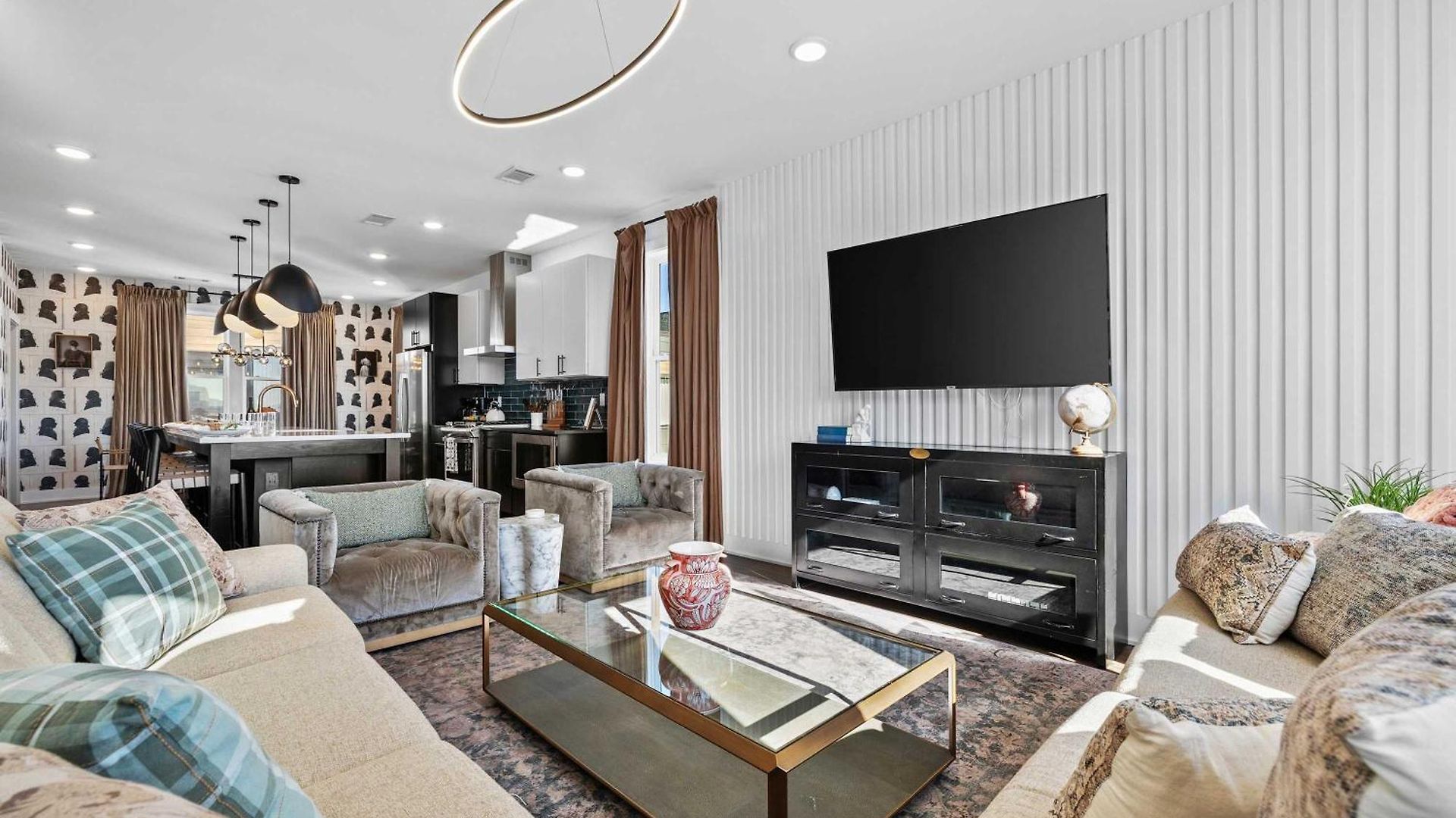 Nash Skyline Views Rooftop With Fire Pit Grill Holiday home