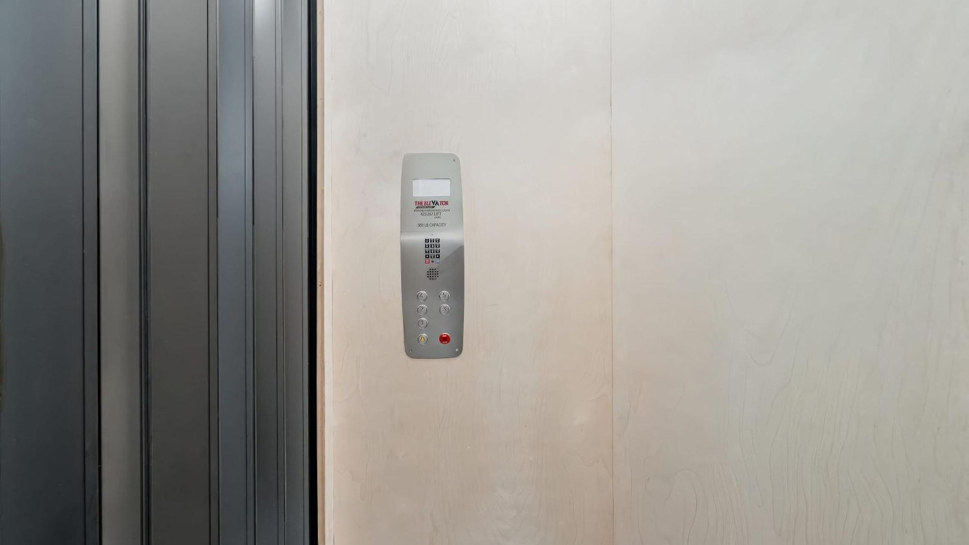 Elevator With Rooftop Hot Tub & Spacious Yard *