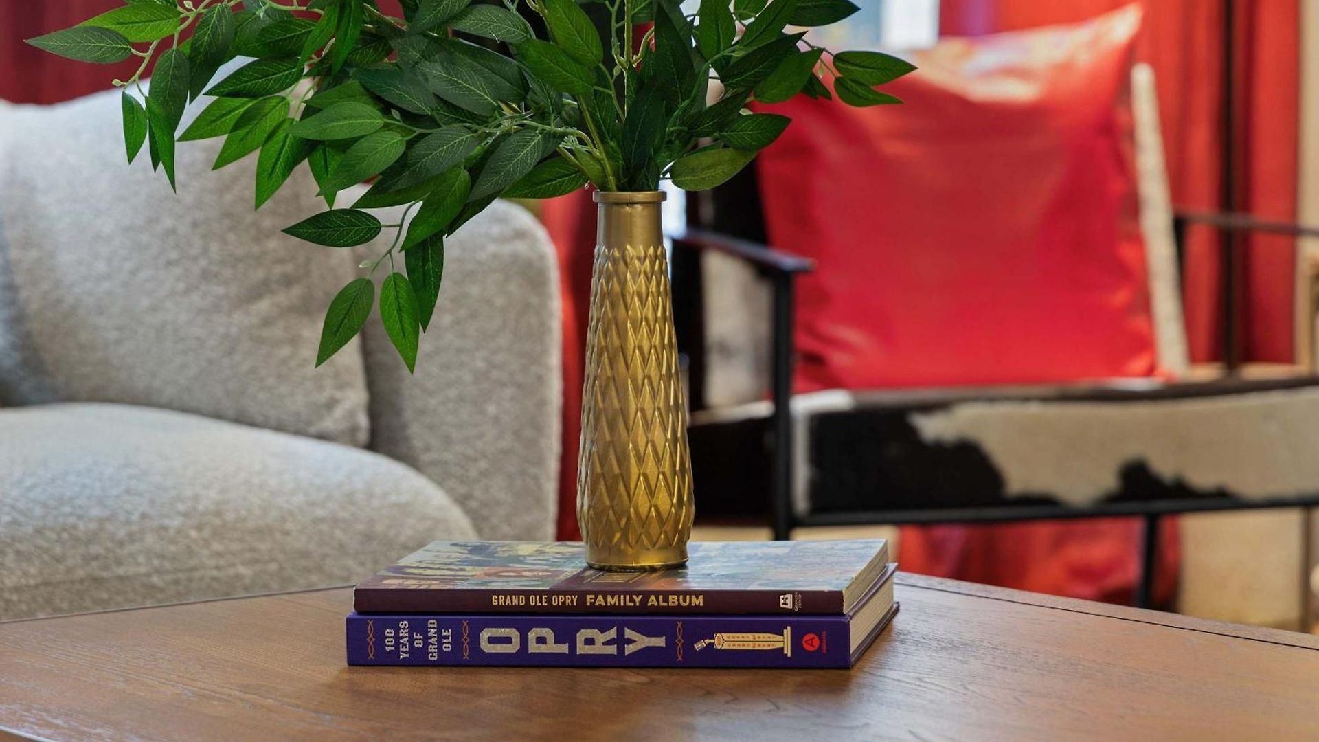 Elegant Nash Karaoke Haven With Rooftop Fire Table * Nashville