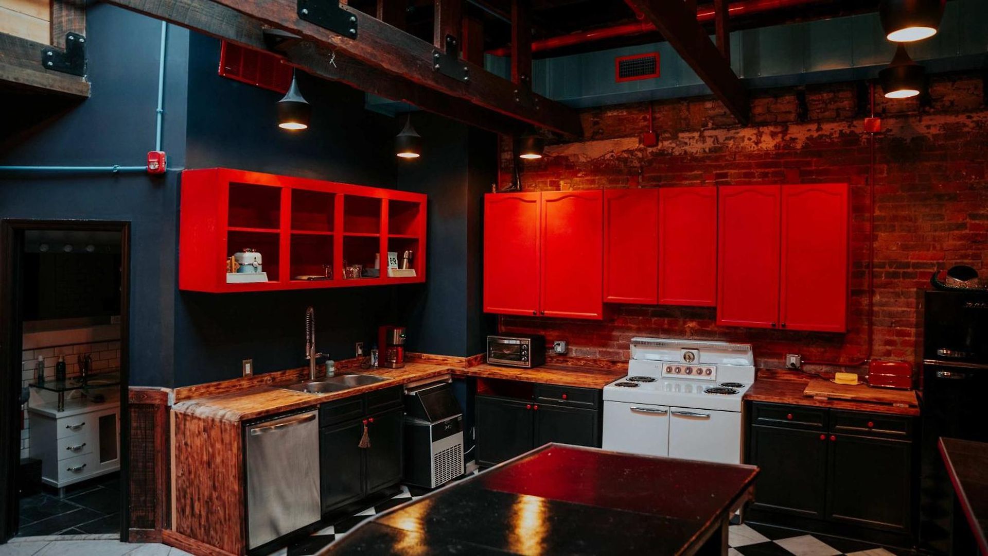 Rockstar Penthouse Speakeasy - Massive By Broadway Holiday home