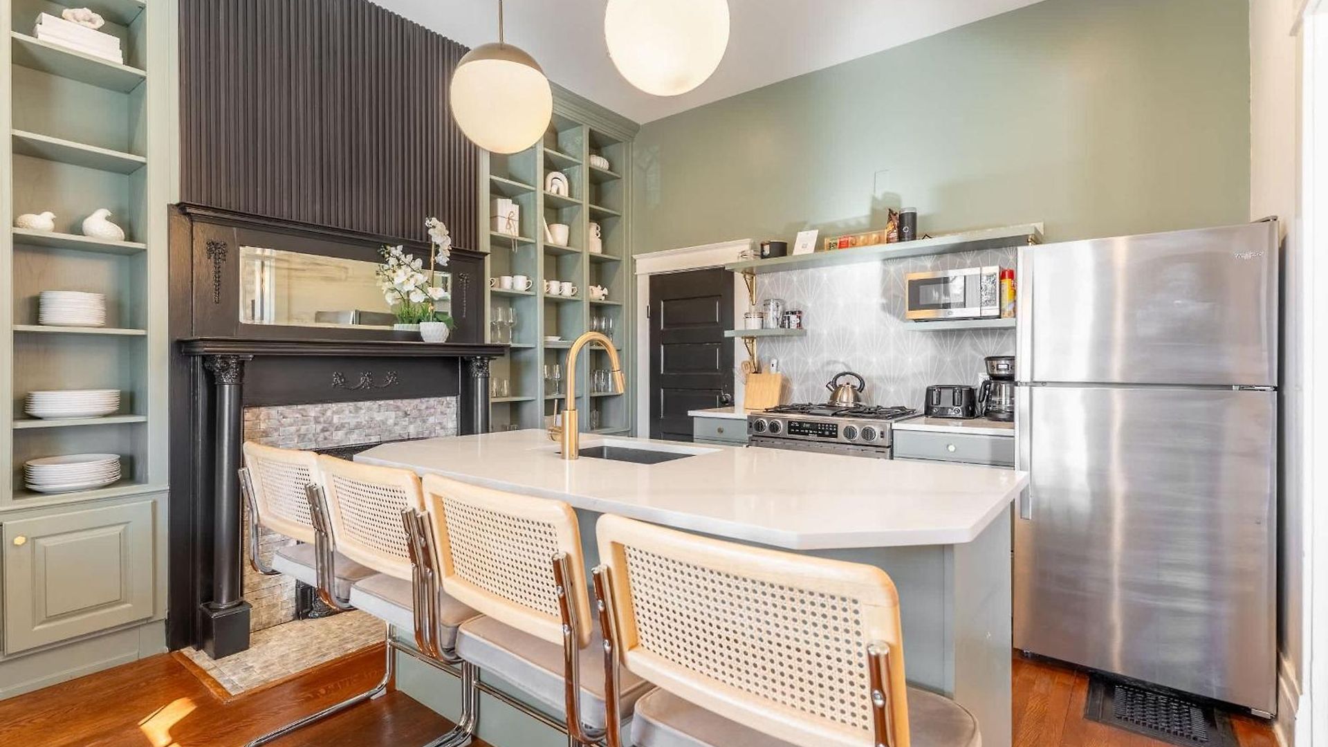 Notes Of Southern Charm - Walkable To Food & Shops