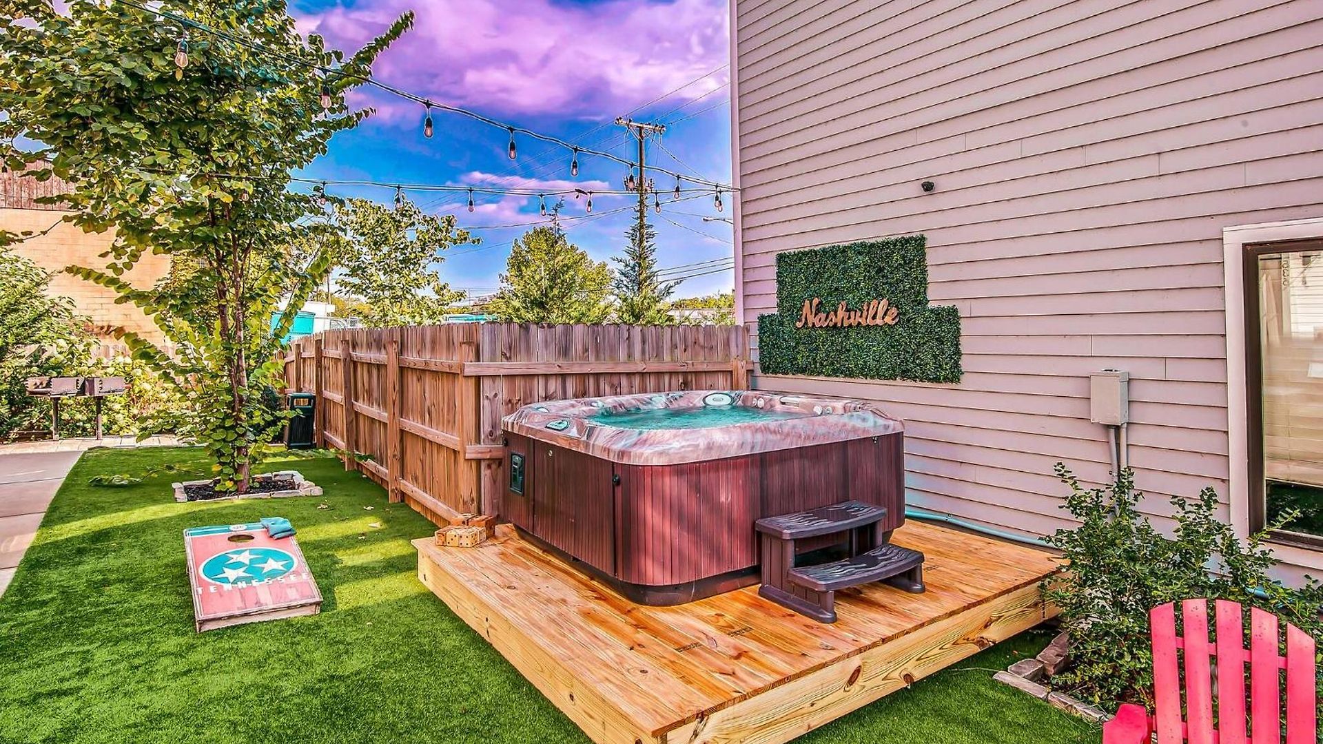 Hottub/karaoke-10m Dt-beg Your Parton? Dolly's Hm Holiday home Nashville