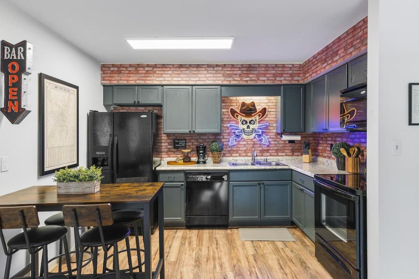 Cozy By Music Row, Walk To Restaurants And Bars
