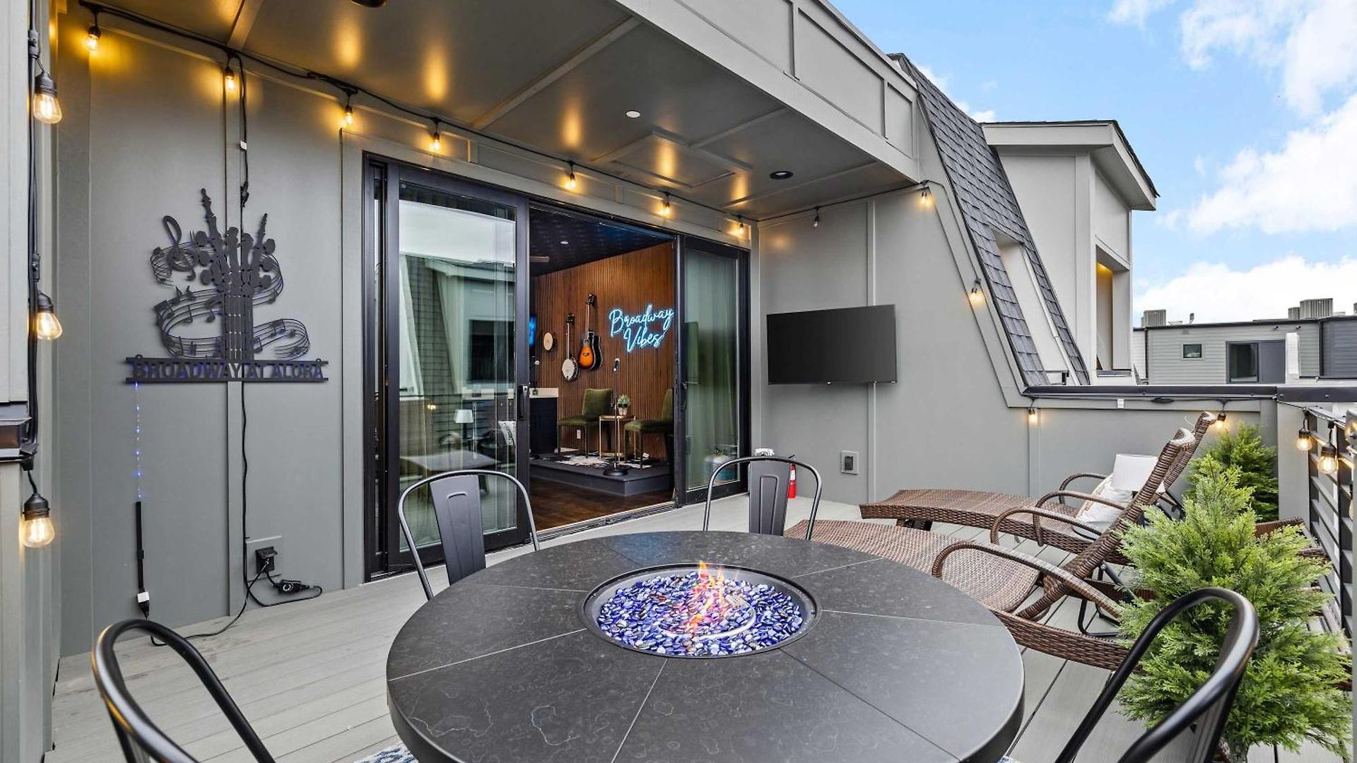 2 Side By Side Units Roof Decks Karaoke Murals Nashville