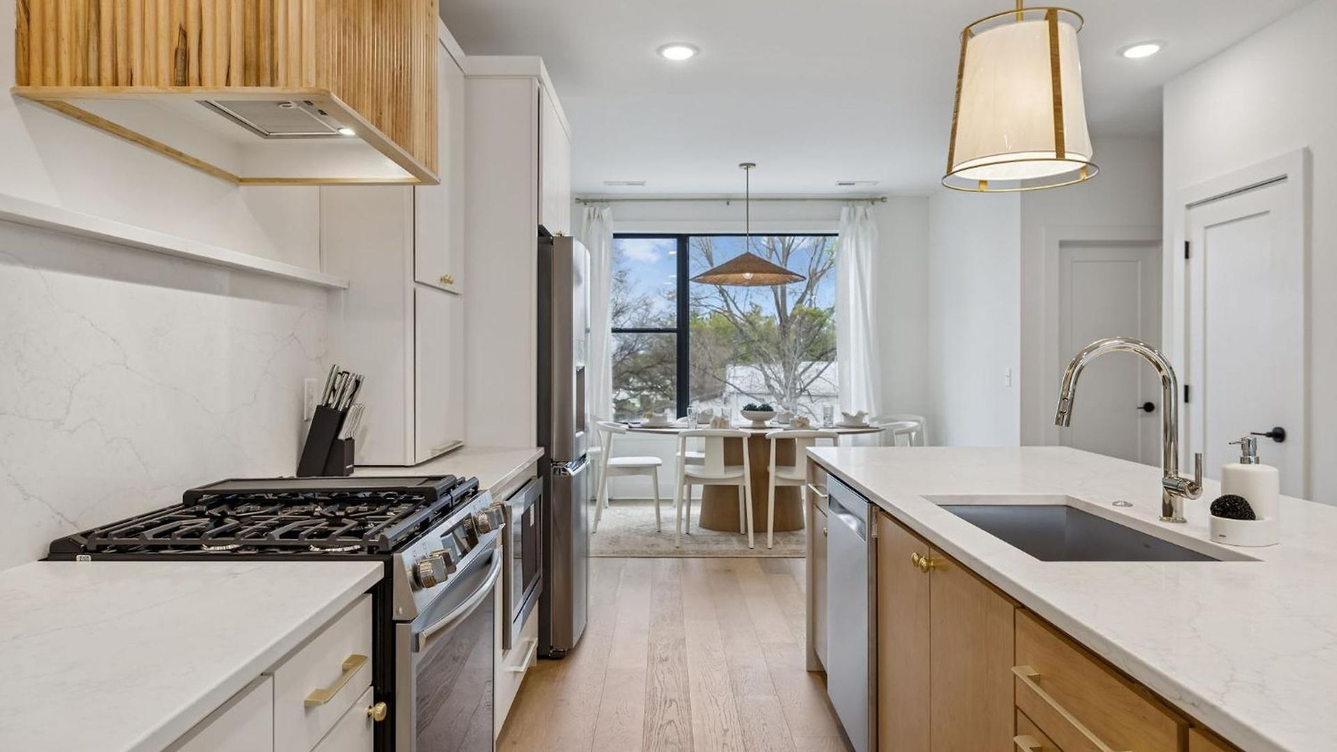 Holiday home Chic Nash Townhouse Rooftop Patio And Views *