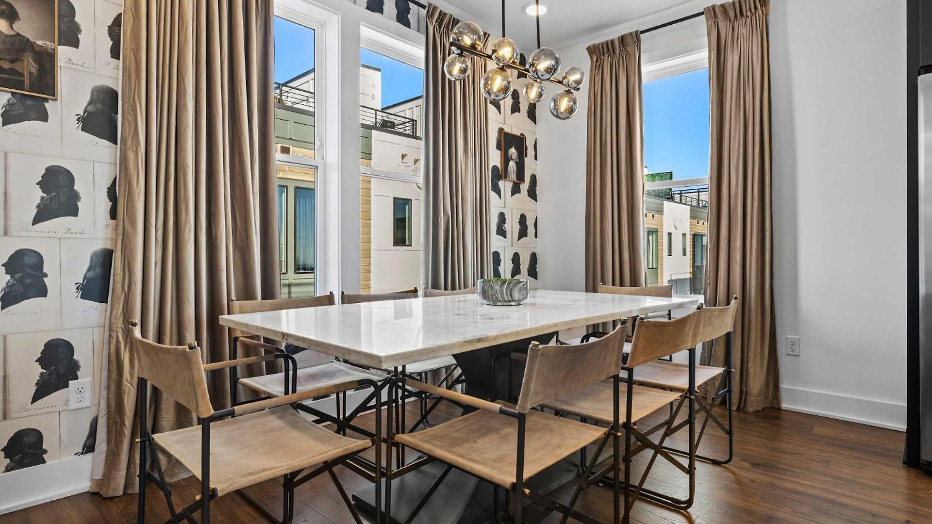 Holiday home Nash Skyline Views Rooftop With Fire Pit Grill *