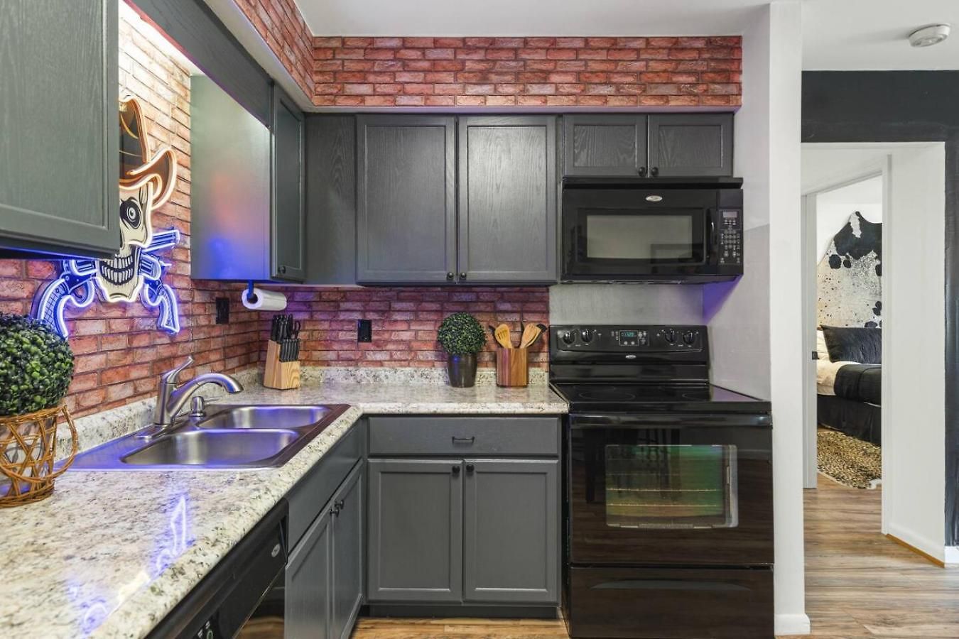 Holiday home Cozy By Music Row, Walk To Restaurants And Bars Nashville