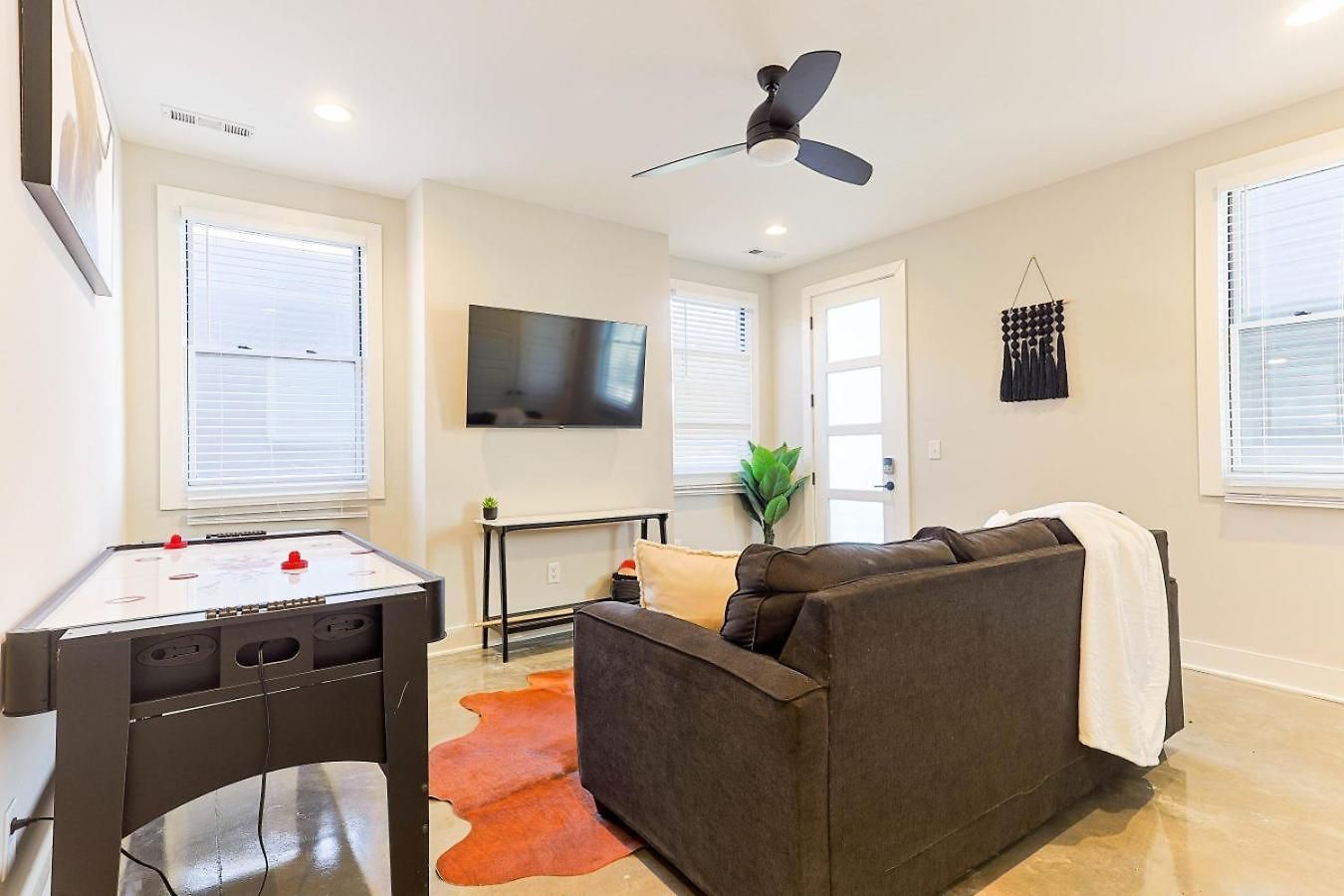 Luxury Cowboy Speakeasy, Billiards 3min To Stadium Holiday home Nashville