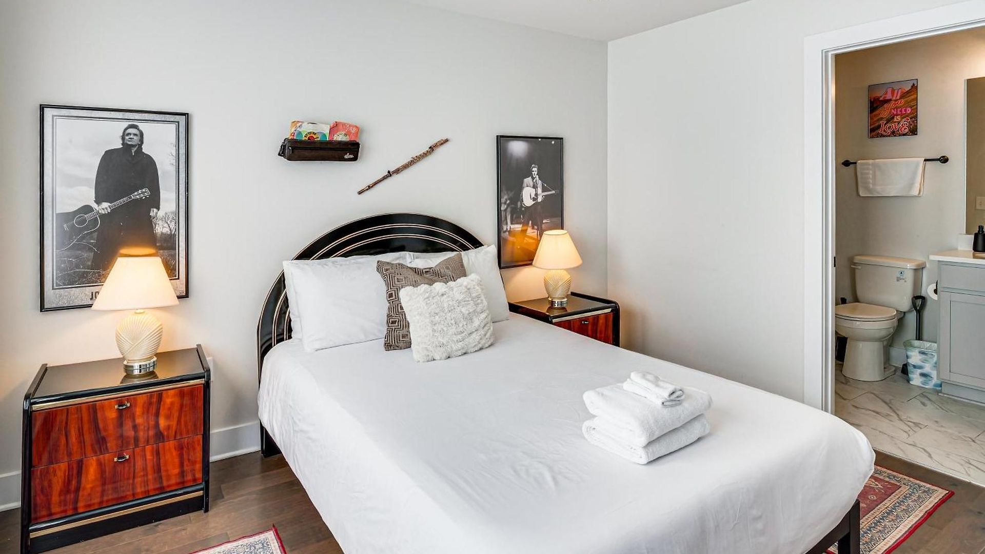 Holiday home 6 Mi To Broadway: Townhome W/ Balcony!