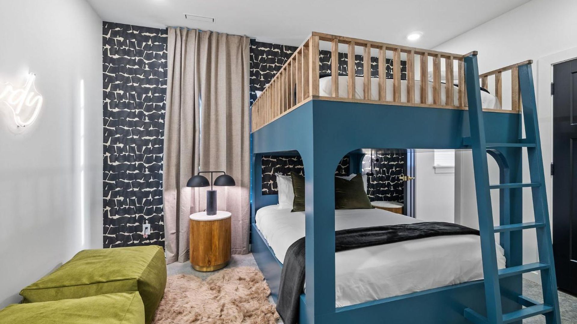 The Modern Cowboy - Rooftop On Music Row Holiday home