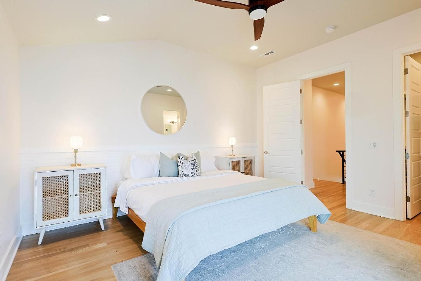 Holiday home Modern Retreat 4 Bedroom 3 5 Ba Walk To East Nash Gems