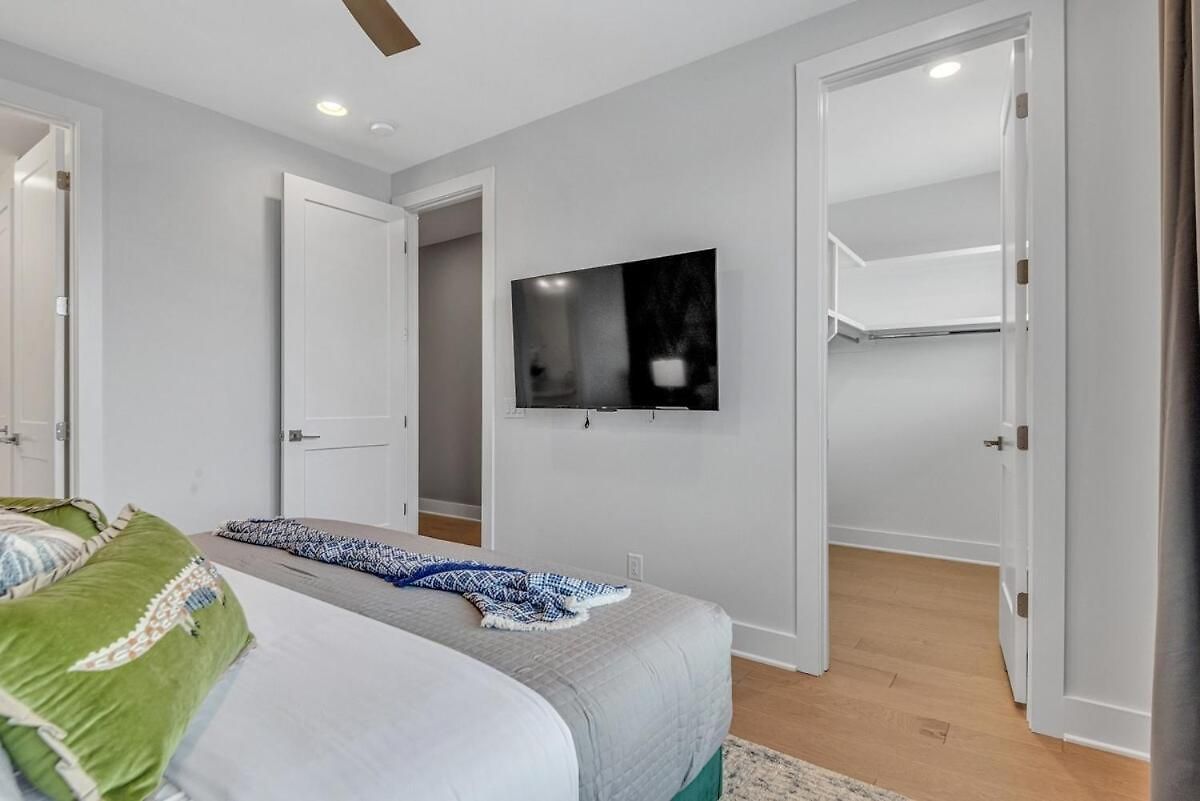 Holiday home Combined Townhome With 26 Beds - 2 Rooftops!