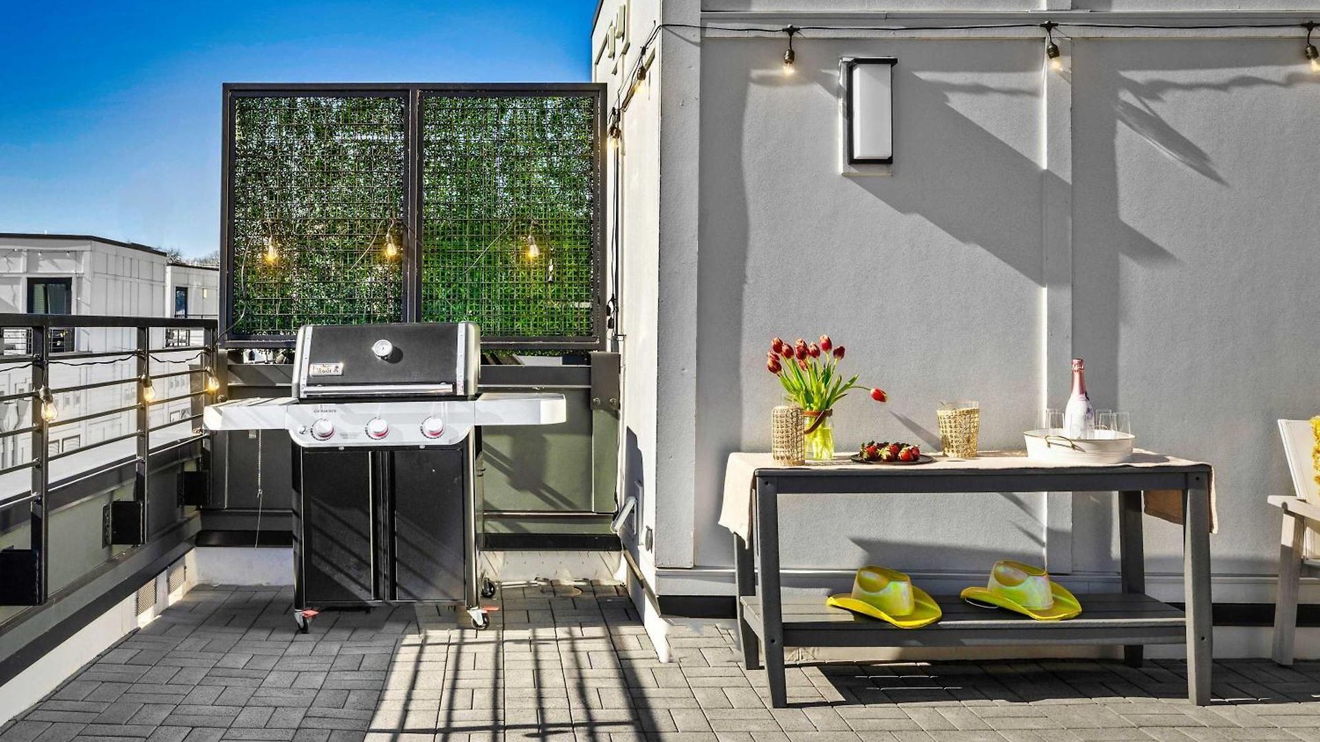 Hot Tub Views Grill Parking Holiday home *