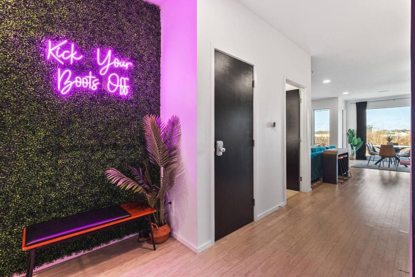 Riverfront Walk To Downtown With Garage Parking * Nashville