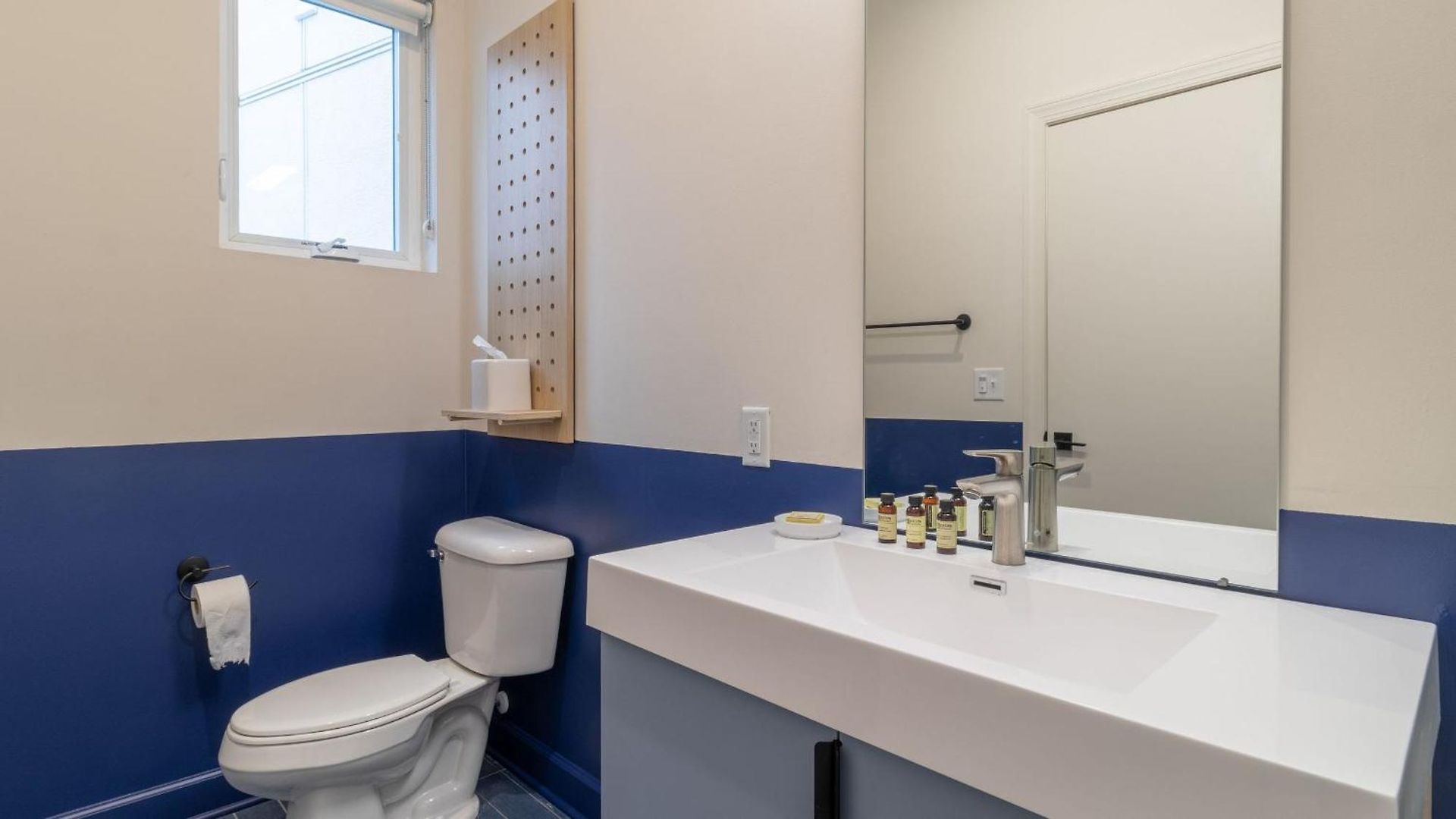 Conway: 3 Units By Avantstay * Nashville