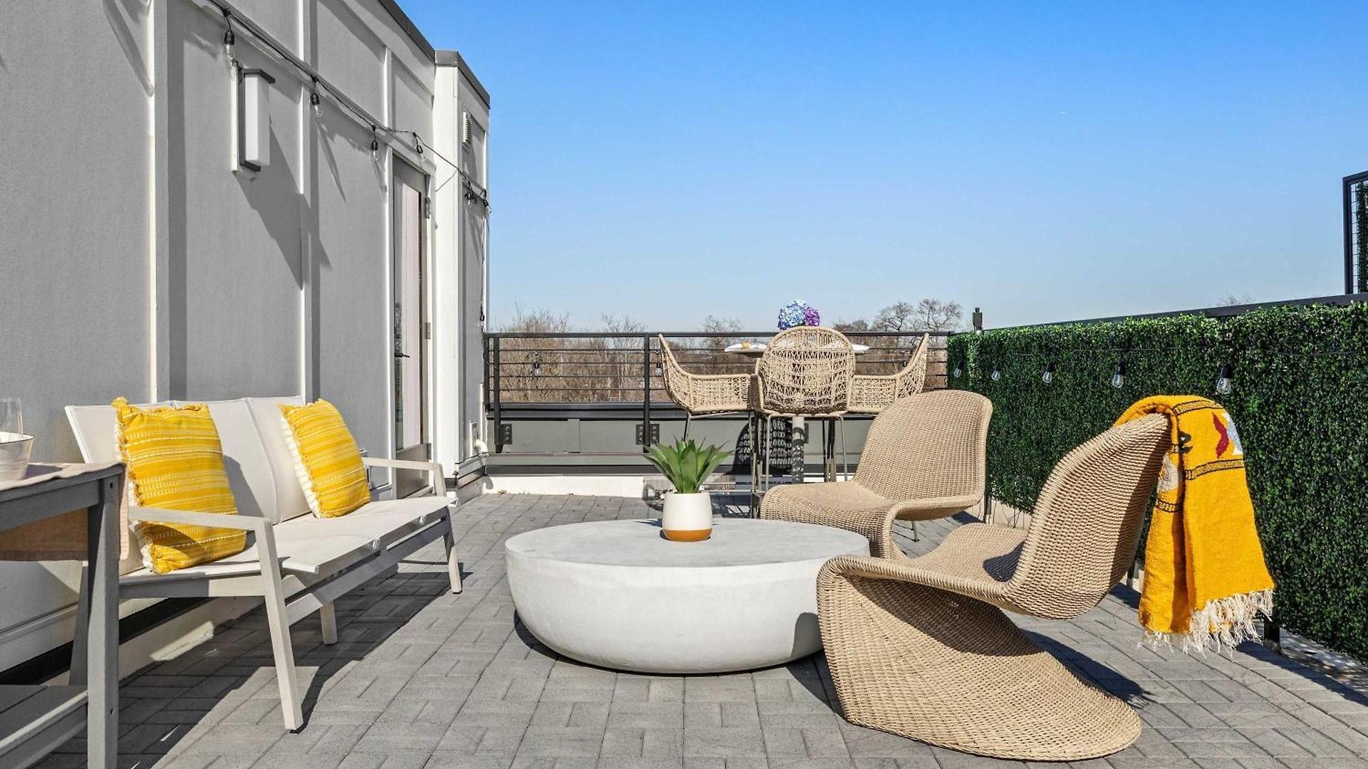 Hot Tub Views Grill Parking * Nashville