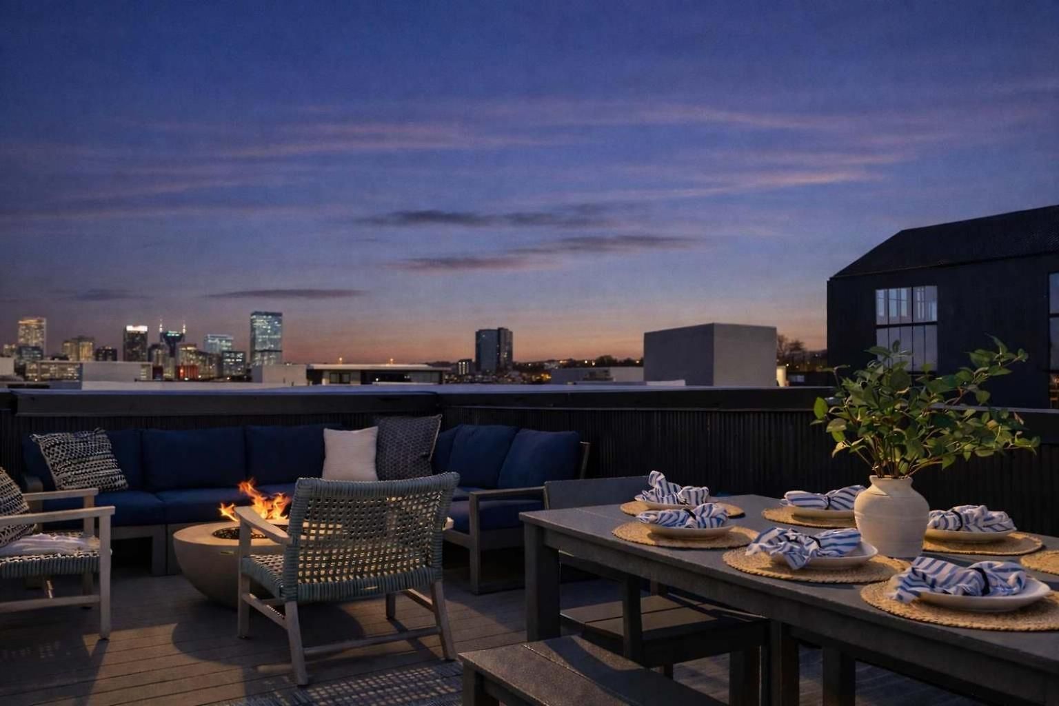 The Linden - Rooftop Views Refined Design New