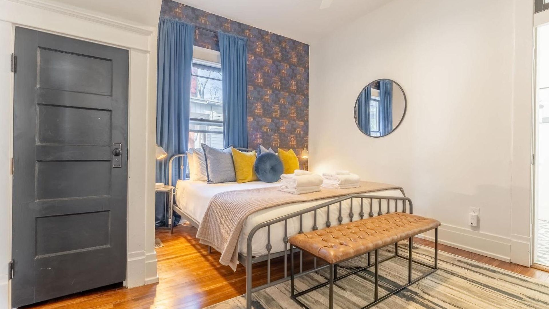 Notes Of Southern Charm - Walkable To Food & Shops *