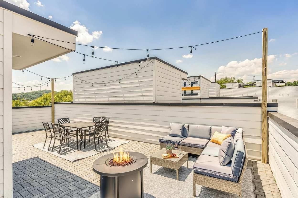 Grill Fire Pit & Views Near Downtown *