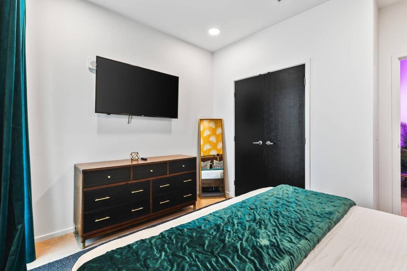 Holiday home Riverfront Walk To Downtown With Garage Parking Nashville