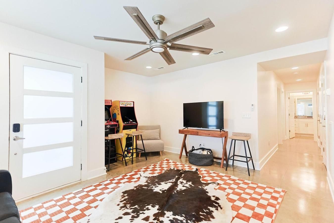 Holiday home Modern Retreat 4 Bedroom 3 5 Ba Walk To East Nash Gems *