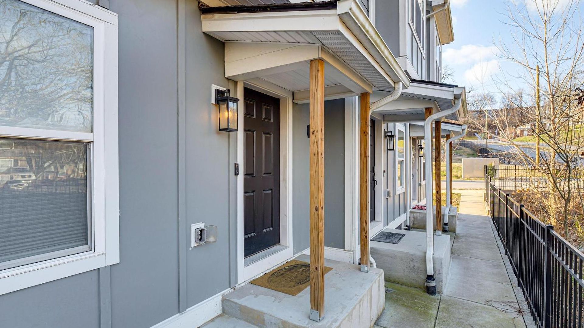Holiday home 6 Mi To Broadway: Townhome W/ Balcony!