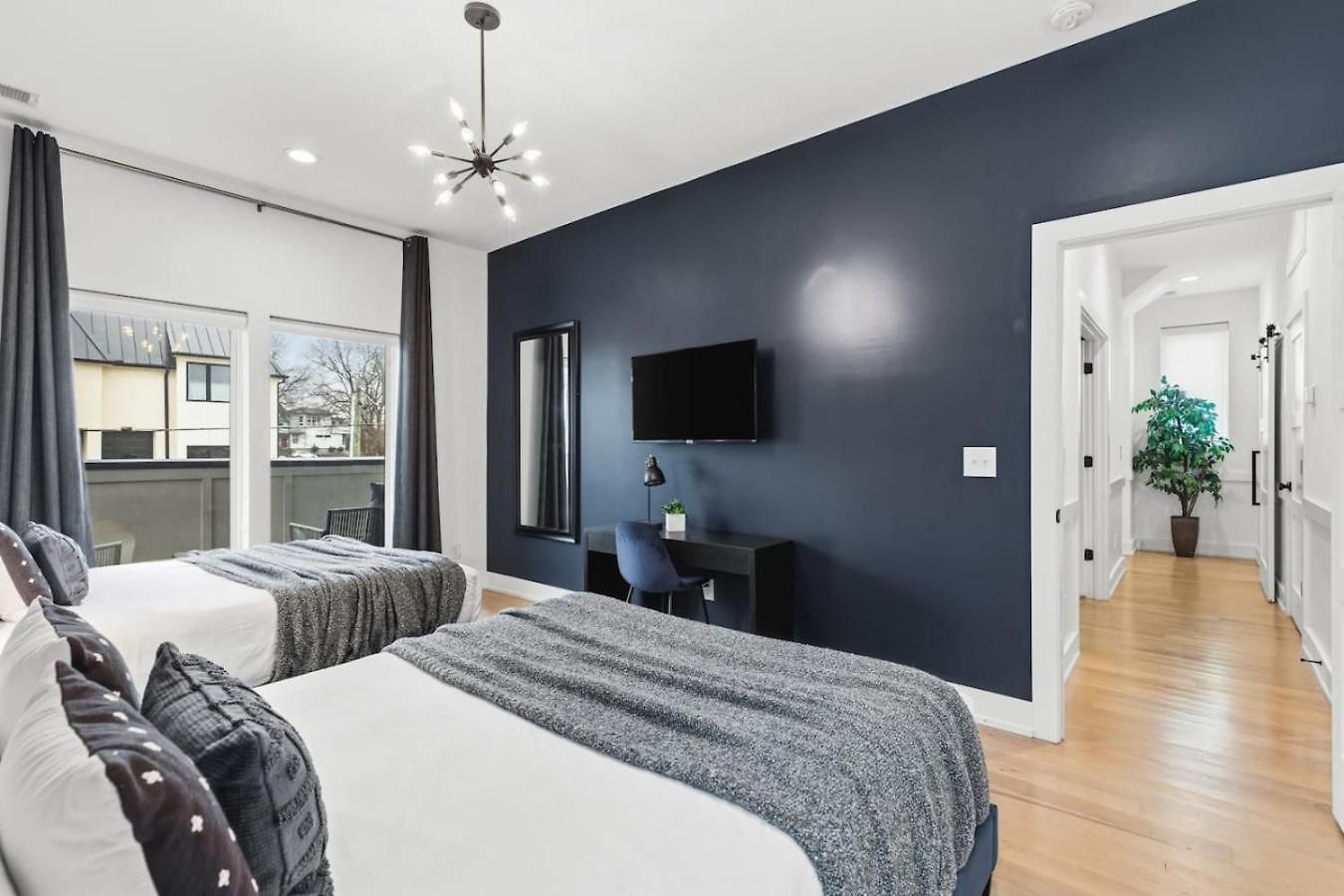 View Only 1 Mile To Downtown With Garage And Rooftop Holiday home *