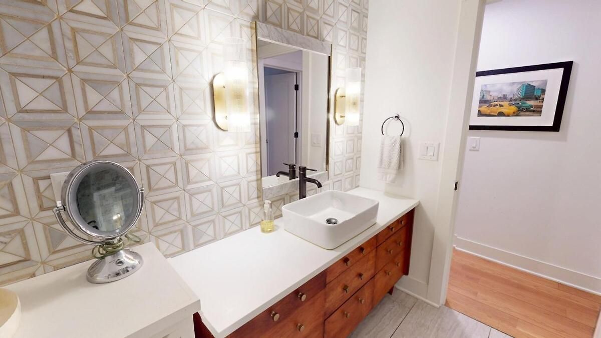 Luxury House Downtown With Private Heated Pool Villa