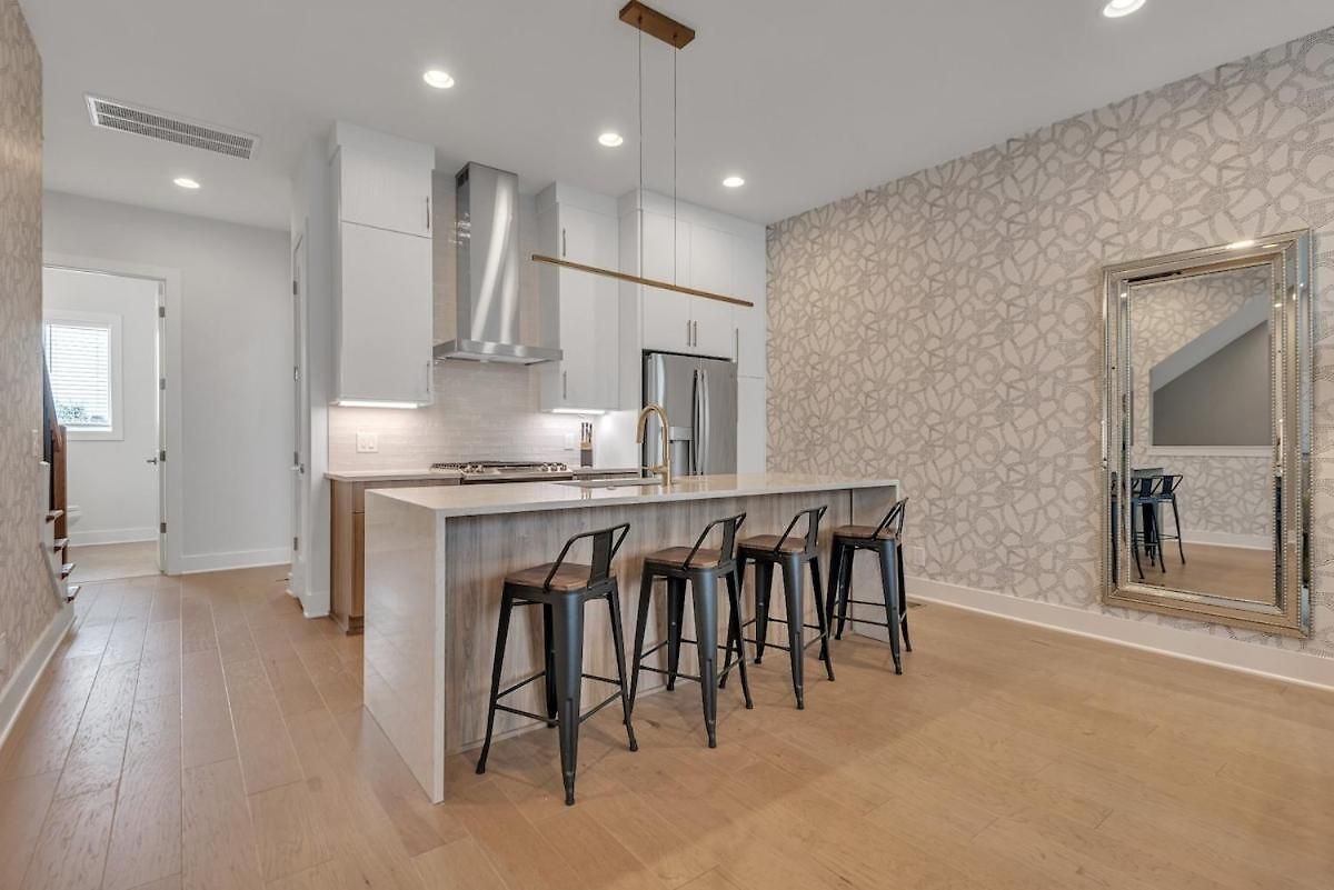 Combined Townhome With 26 Beds - 2 Rooftops! Holiday home *