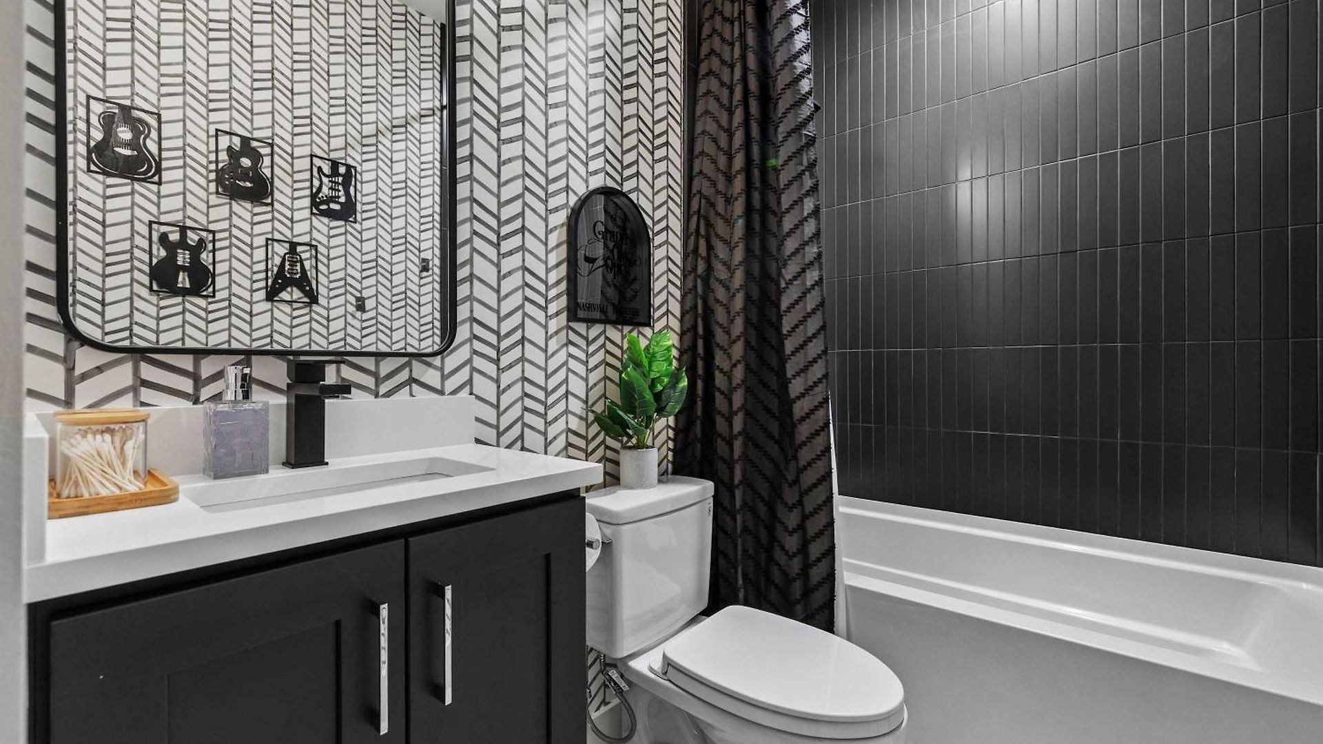 Elegant Nash Karaoke Haven With Rooftop Fire Table * Nashville