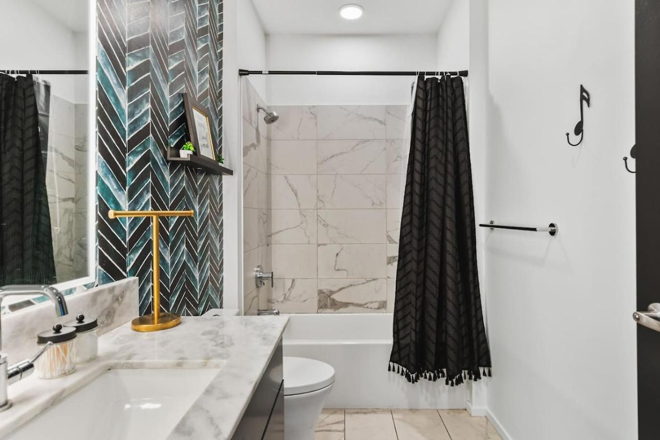 Riverfront Walk To Downtown With Garage Parking * Nashville
