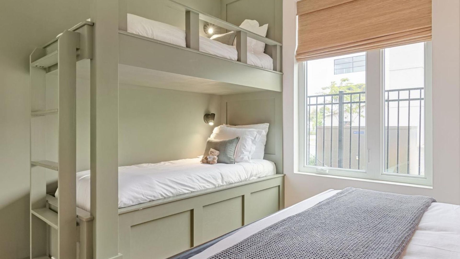 The Elmwood & Ashford - 8br Weho Rooftops Holiday home