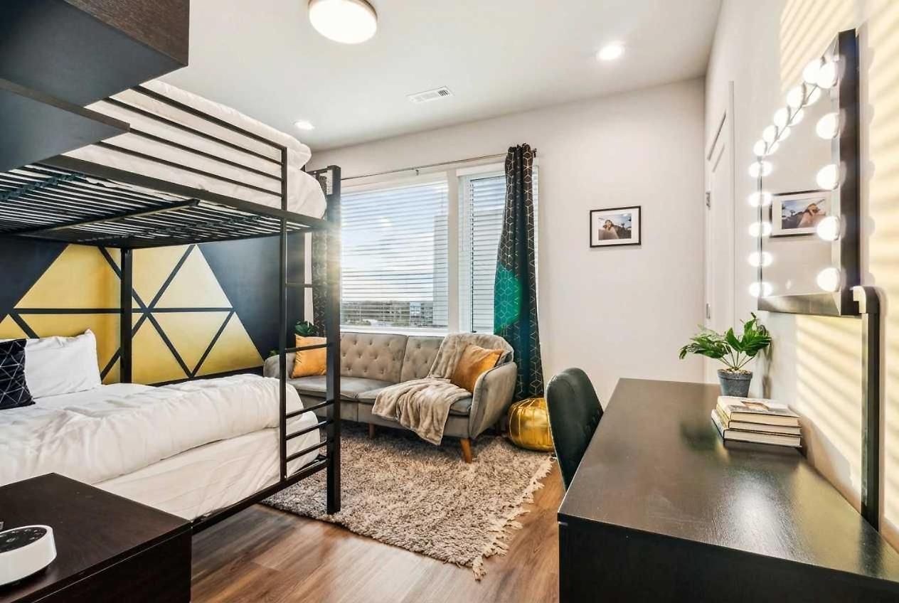 Holiday home Private With Rooftop Game Near Downtown