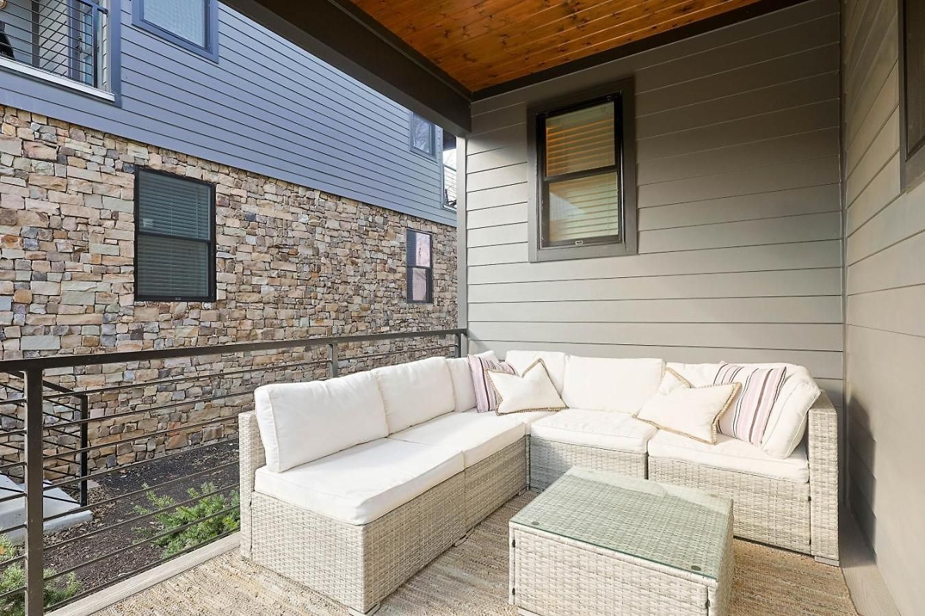 Modern Retreat 4 Bedroom 3 5 Ba Walk To East Nash Gems * Nashville