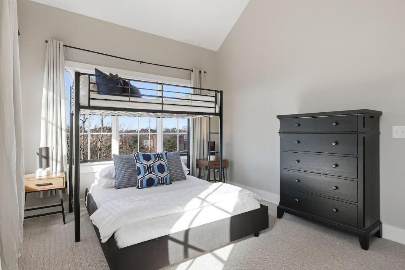 Holiday home Near Vanderbilt And Belmont With Garage, Pool Table Nashville