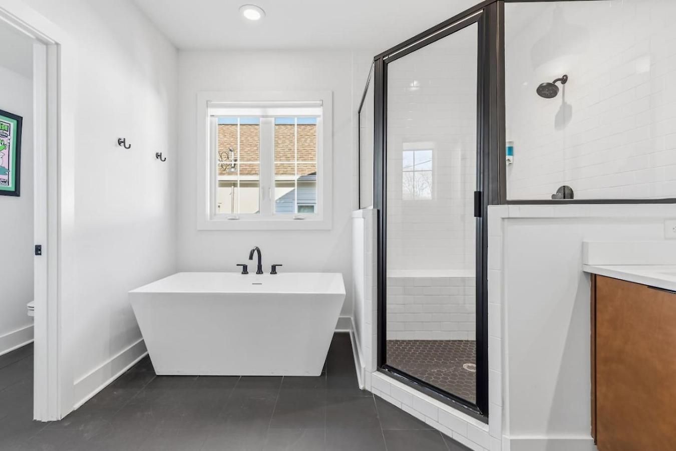 Modern House By Downtown With Garage And Fenced-in Yard Nashville