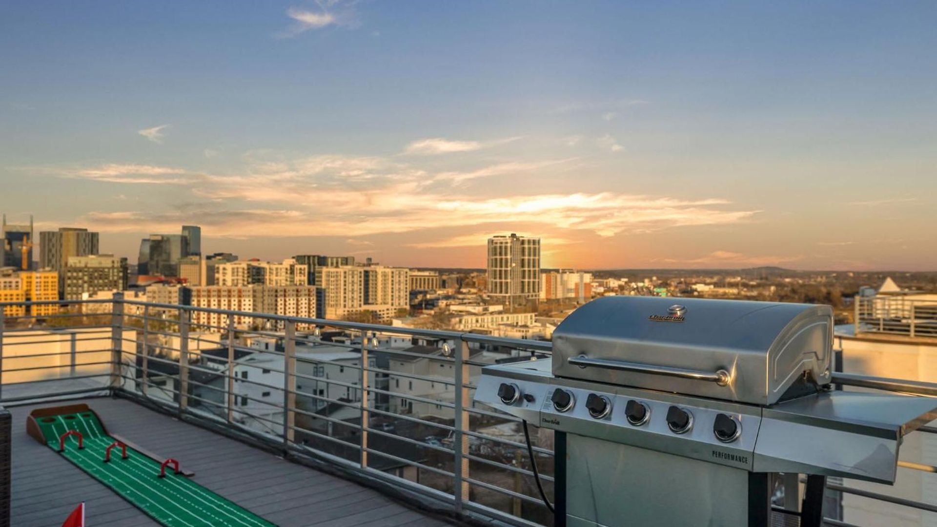 The Skyline Social - Retreat & Private Rooftop * Nashville